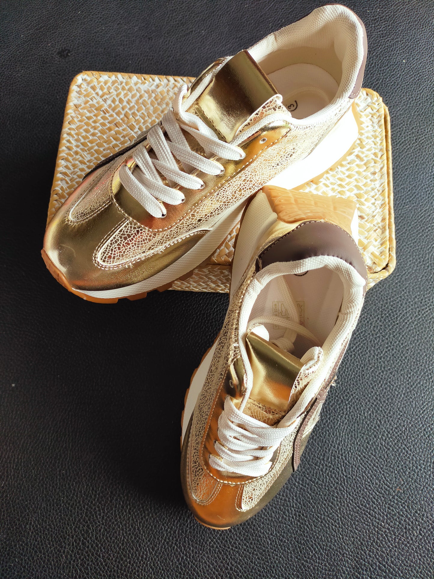 SNEACKERS DORÉ