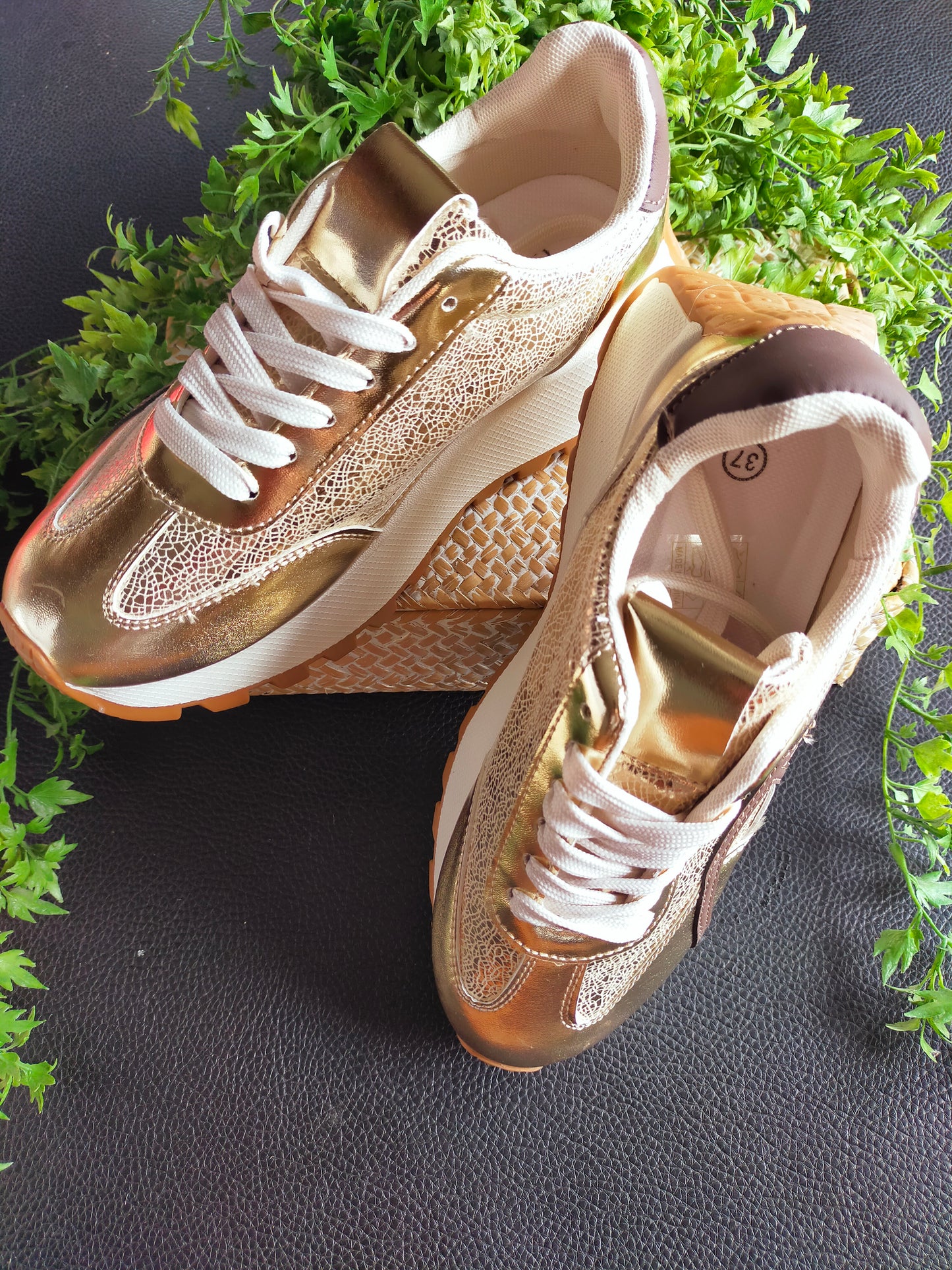 SNEACKERS DORÉ