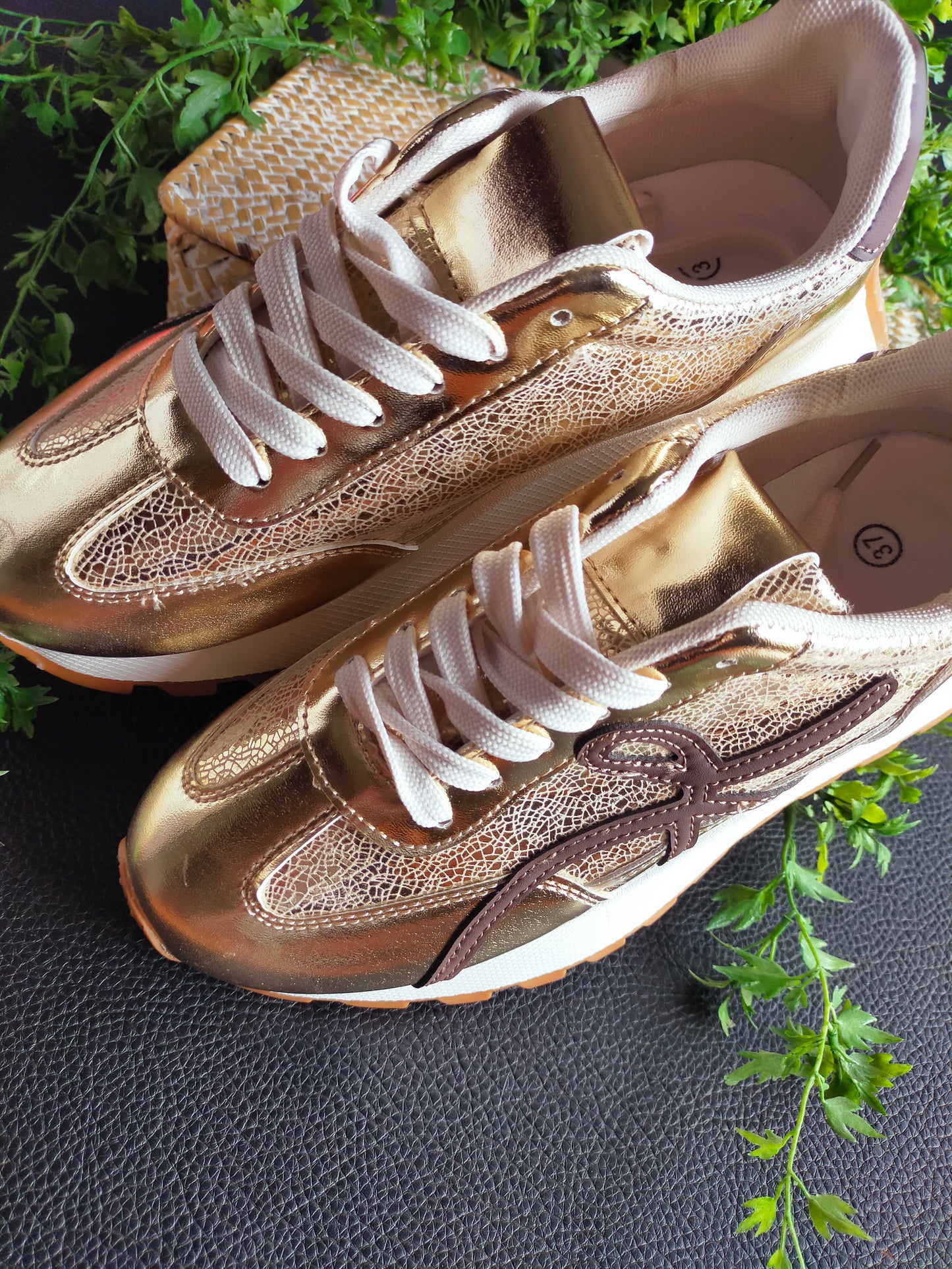 SNEACKERS DORÉ