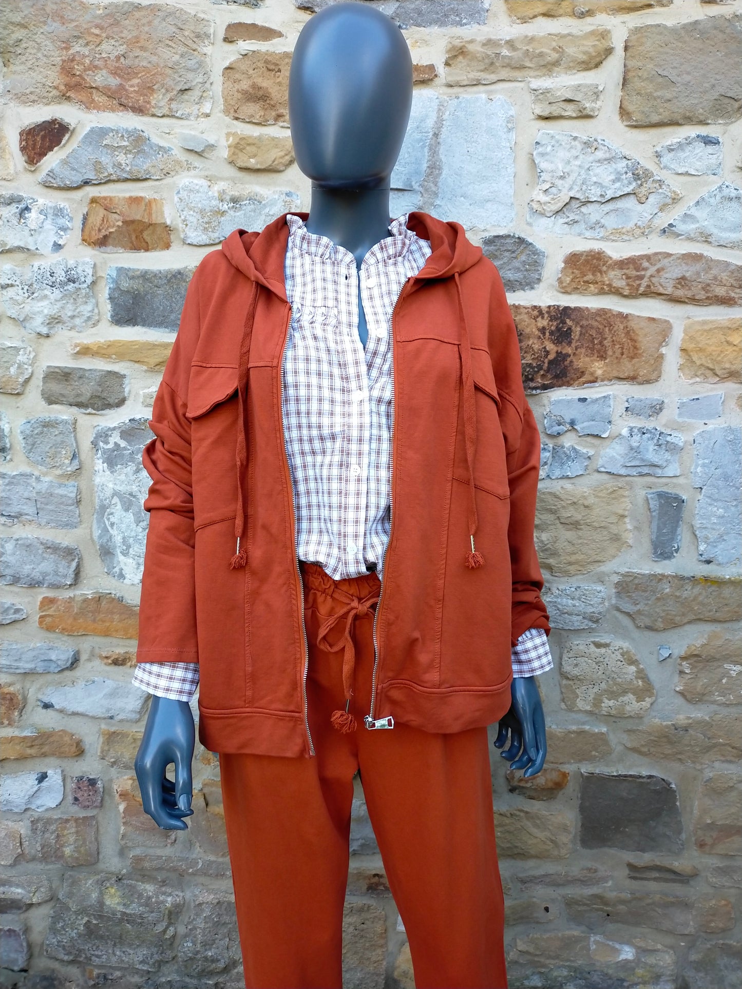 GILET SWEAT À CAPUCHE - Brique