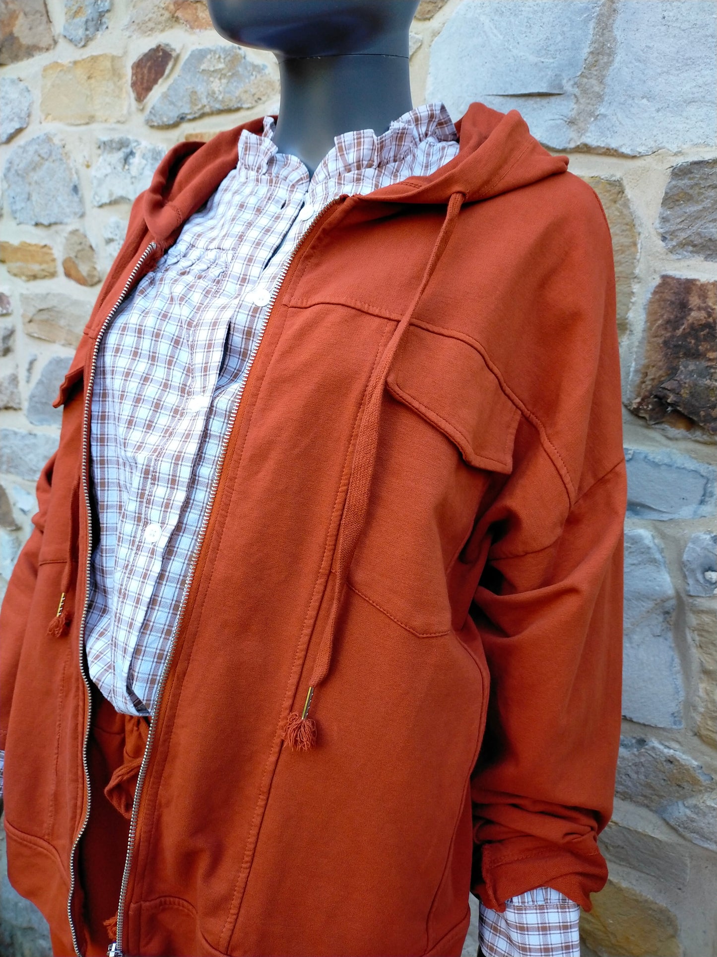GILET SWEAT À CAPUCHE - Brique