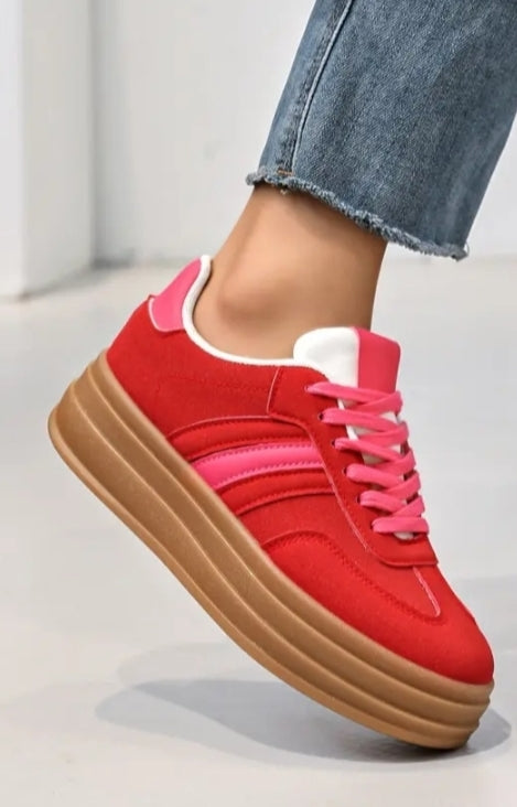 SNEAKERS ROUGE