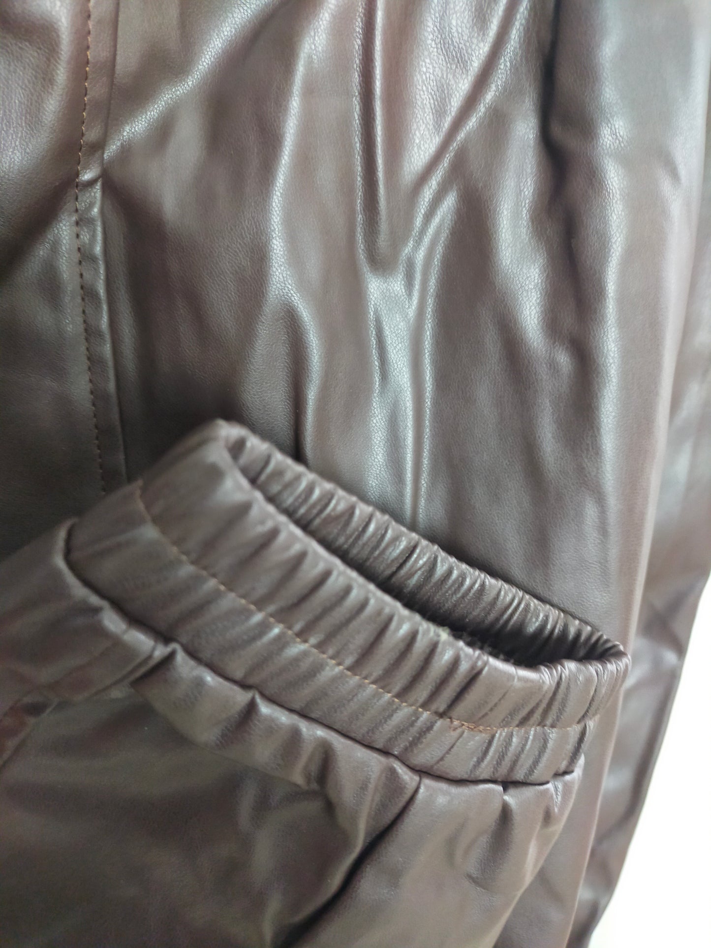 PANTALON RENÉE en similicuir marron