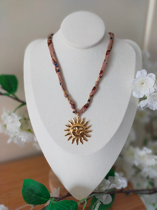 COLLIER SUN & Tissu