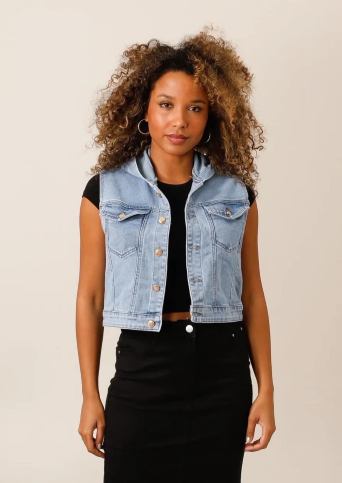 VESTE JESSY en jeans s/manches à capuche