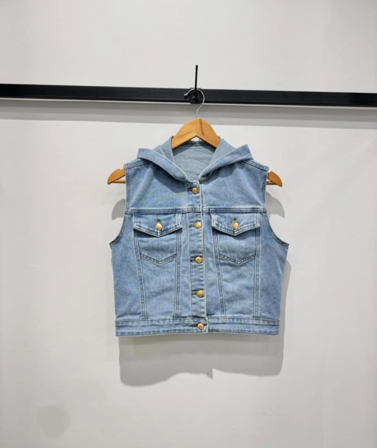 VESTE JESSY en jeans s/manches à capuche