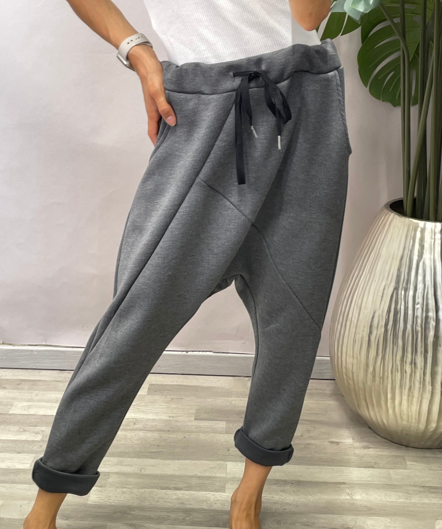 PANTALON GRIS légèrement sarouel