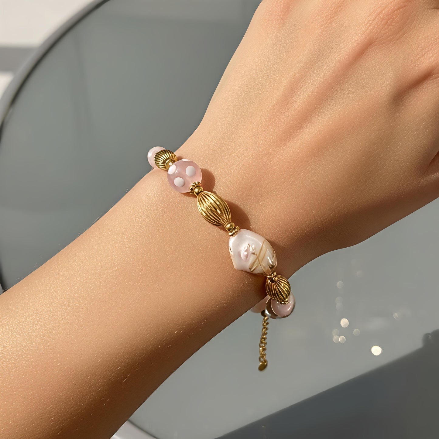 BRACELET